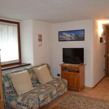 Alle pendici del Monte Rosa Champoluc Exterior foto