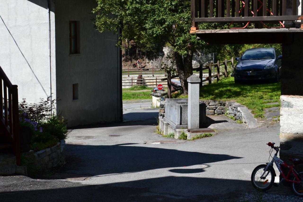 Alle pendici del Monte Rosa Champoluc Exterior foto